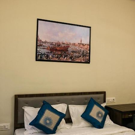 Hotel Vrc ムンバイ エクステリア 写真