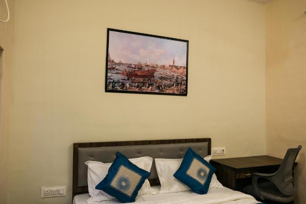 Hotel Vrc ムンバイ エクステリア 写真