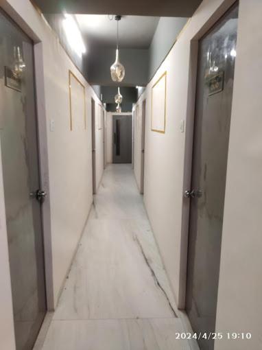 Hotel Vrc ムンバイ エクステリア 写真
